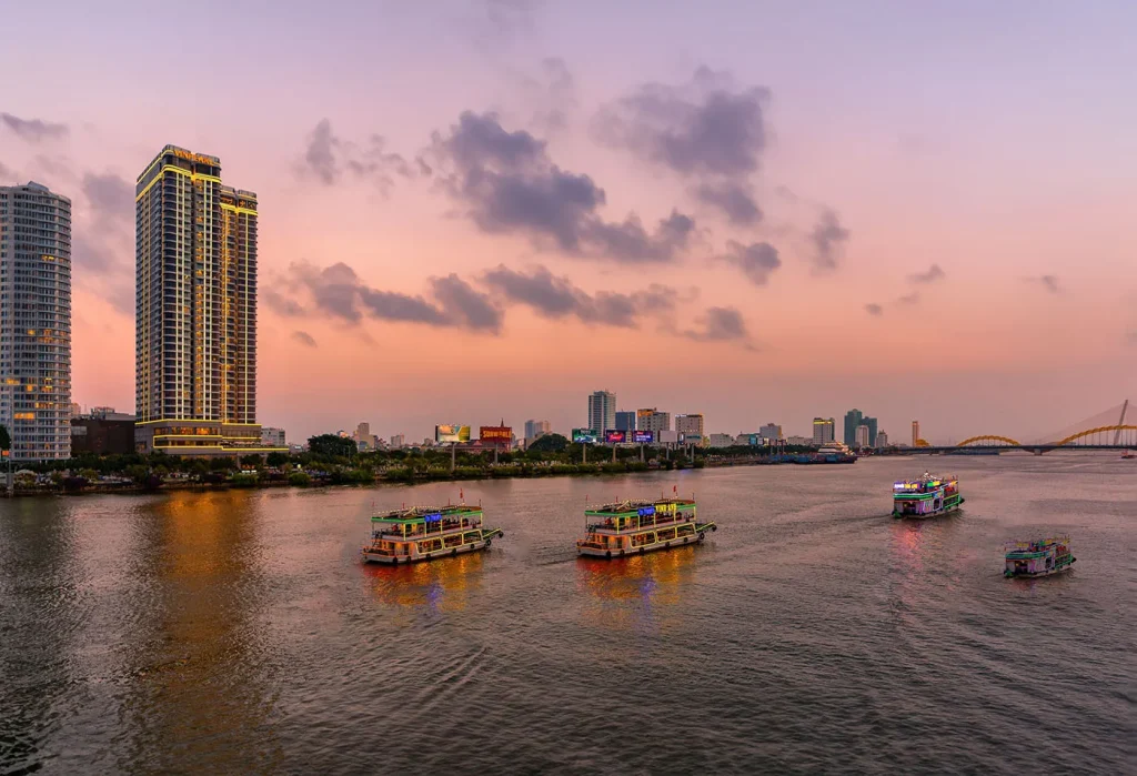 Cruise at Han River - Da Nang