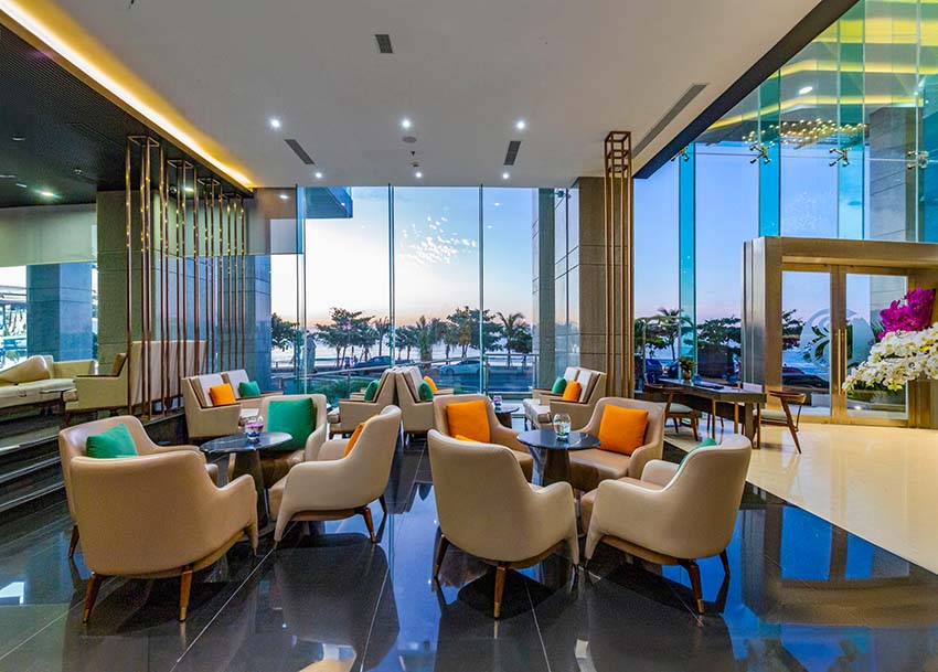 Terra lounge at Le Sands Oceanfront Danang Hotel