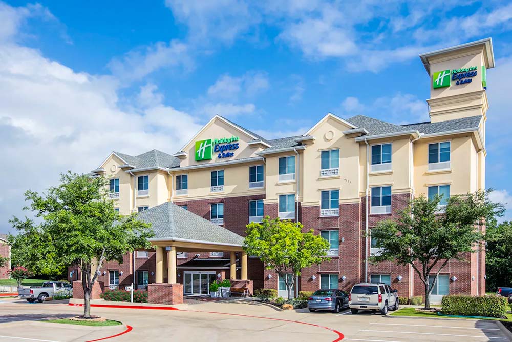 Cover Cheap hotels in Grand Prairie TX