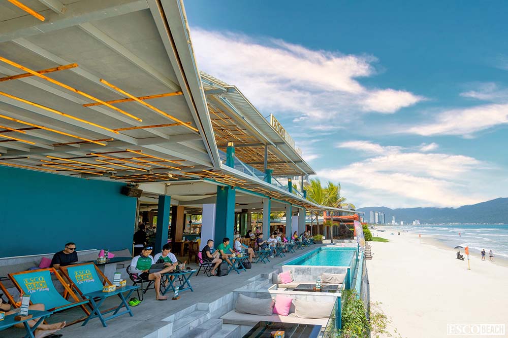 Esco Beach Bar Lounge and Restaurant