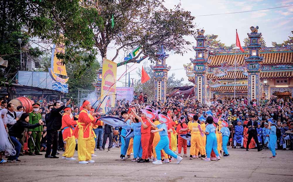 Cau Ngu Festival in Hue