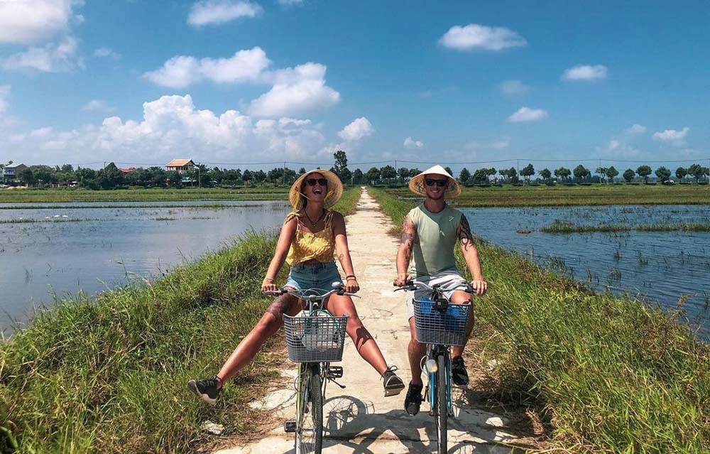 Cycling on Cam Kim island