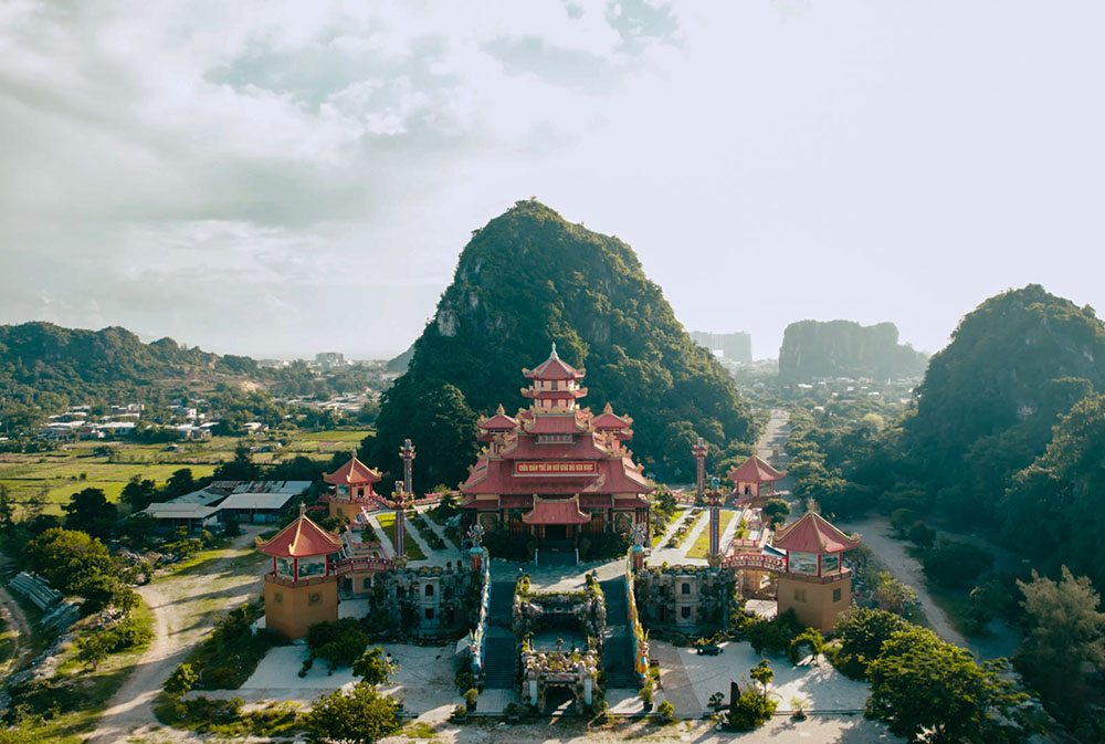 Quan The Am Pagoda - Da Nang