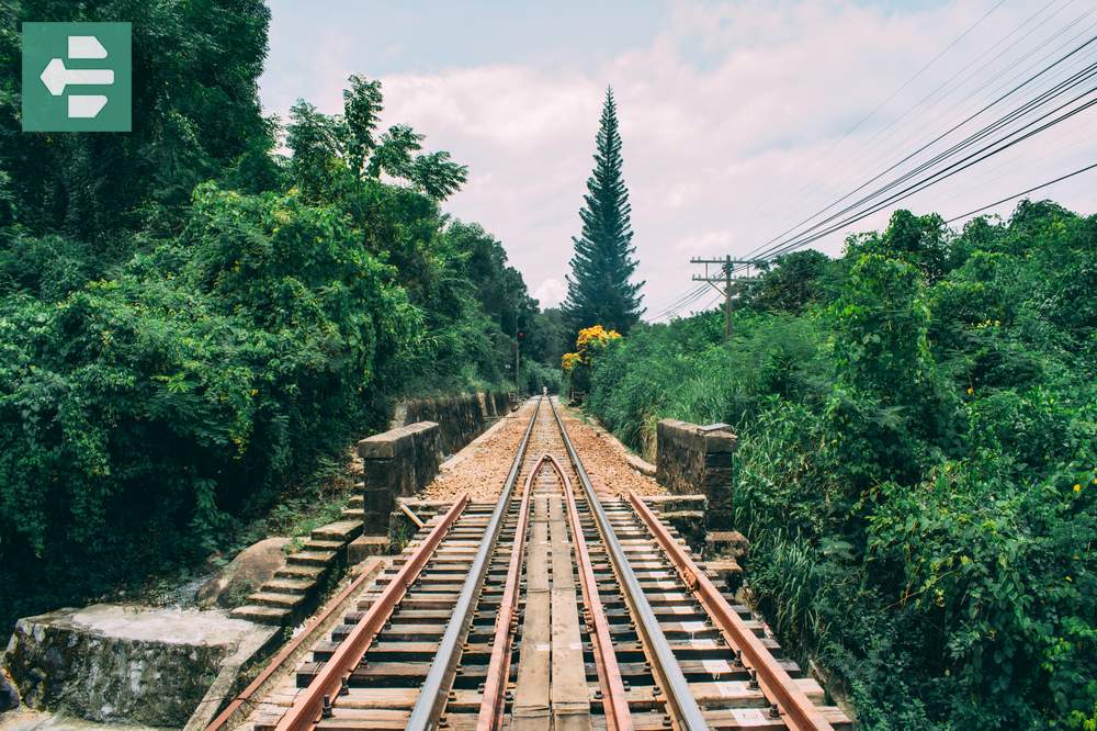 Road to Bac Hai Van Station