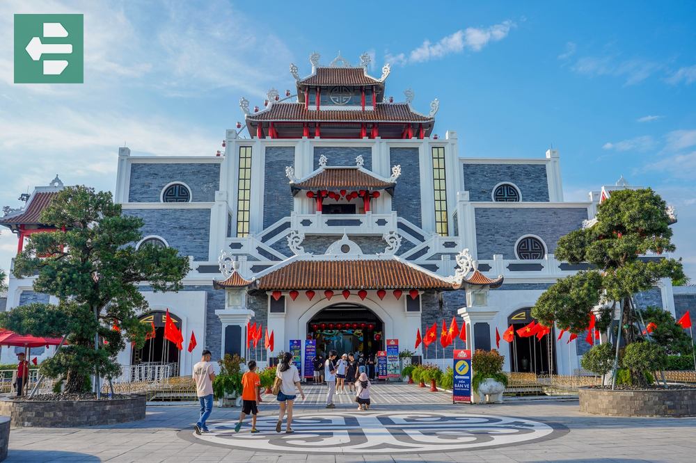 Ticket Gate Daytime In Da Nang Downtown