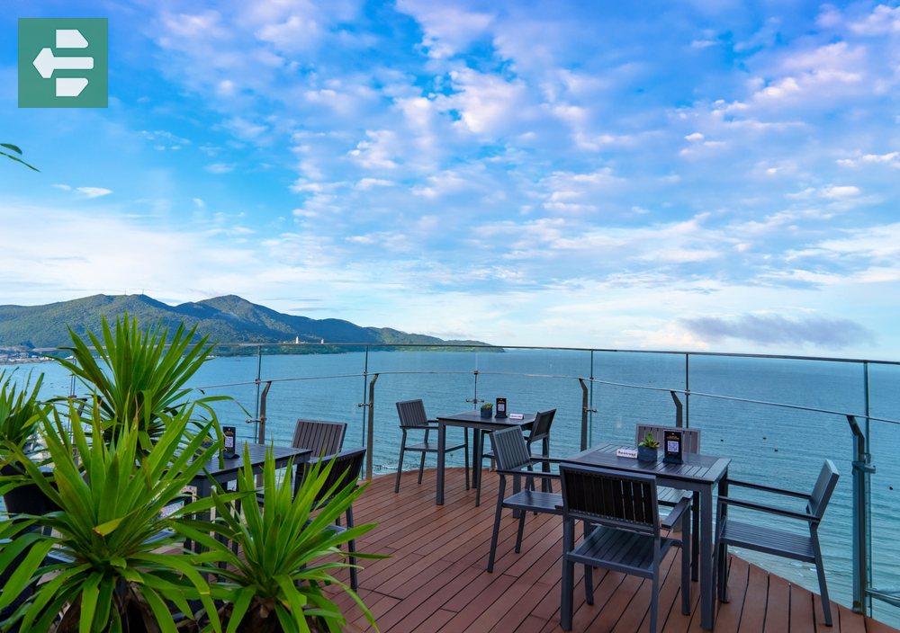 Sky 21 Bar at Belle Maison Parosand Da Nang