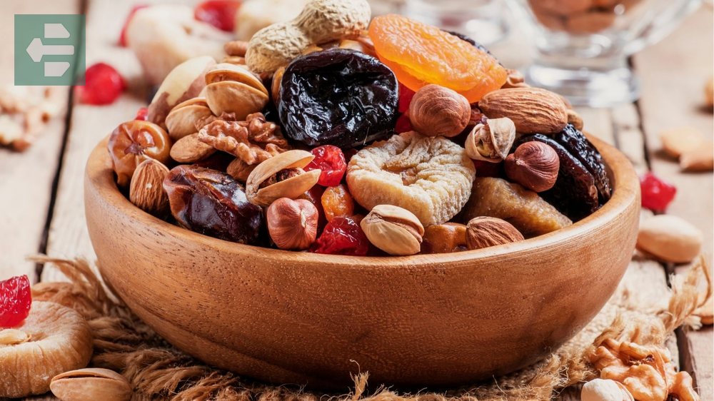 Mixed nuts and dried fruits