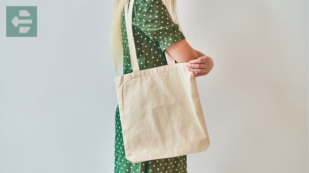 Travel tote bags