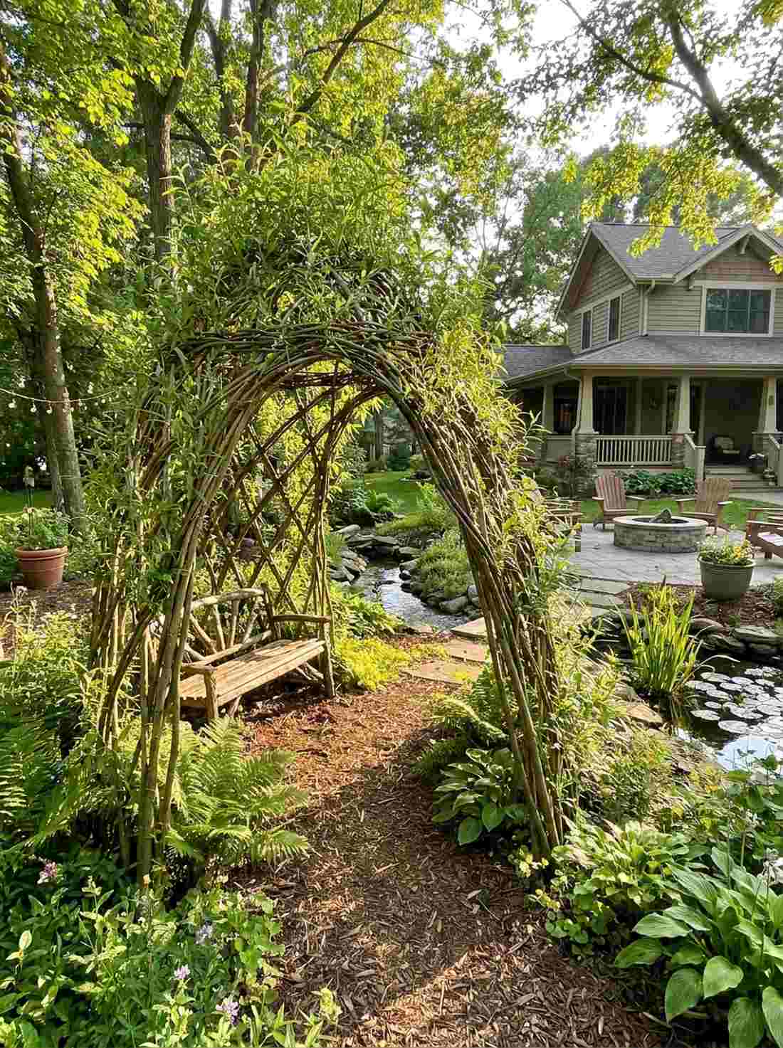 living willow structure