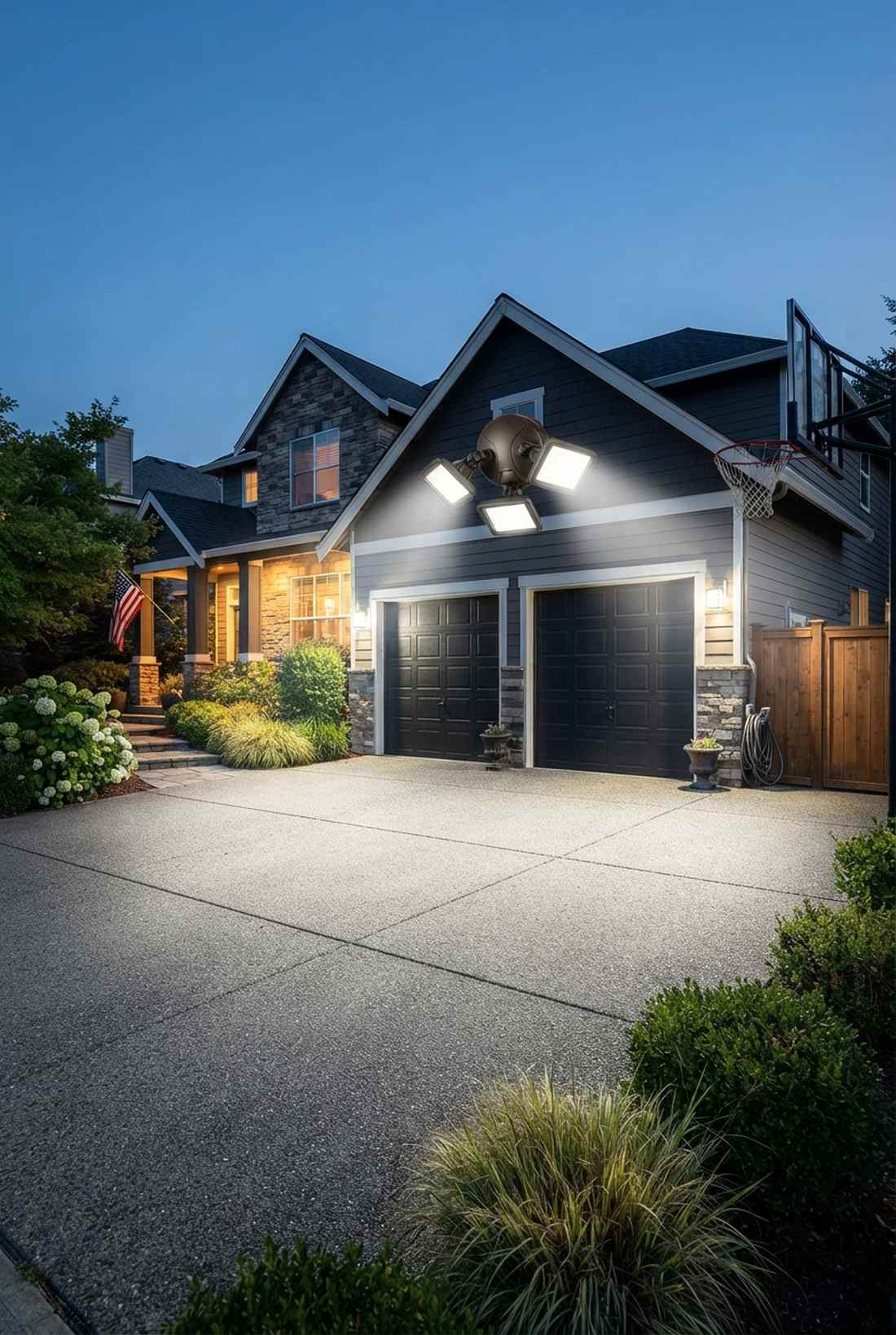 triple head adjustable floodlight above center